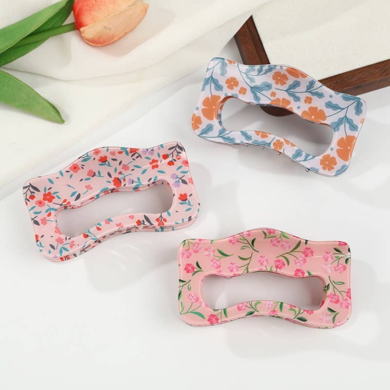 Floral Waivy Silhouette Hair Claw Clip