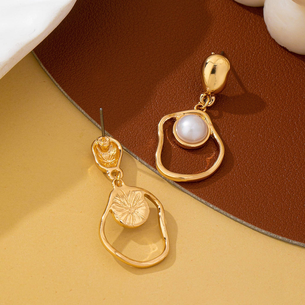 Abstract Molten Gold Pearl Drop Earrings | 80E62955